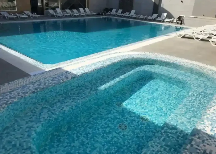 استخر-پدیده-کرج -روباز-چهارفصل-استخر چهارفصل-